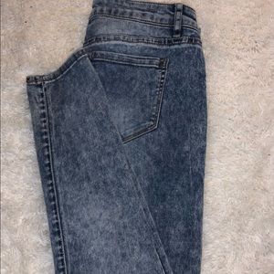 2️⃣✖️💲S Host Pic‼️ 🎁🥳Woman blue jeans 👖 pre loved 🥰 like new